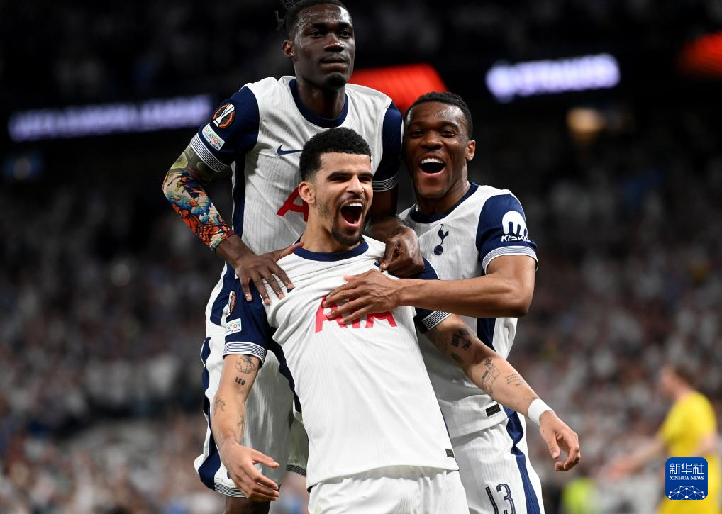 官方：广岛三箭巴西外援儒尼奥尔合同到期，赛季结束离队