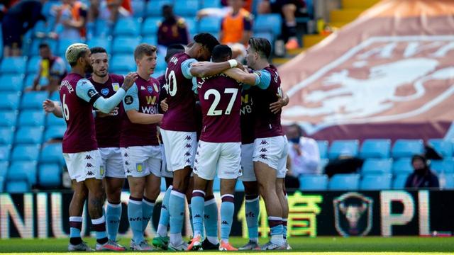 记者：切尔西在努力引进罗克，曼联也在关注他的情况